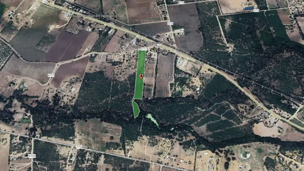 6 acres Land in Natalia TX