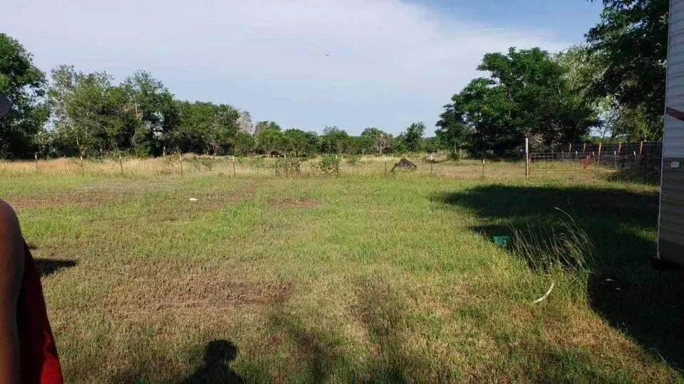 6 acres Land in Natalia TX